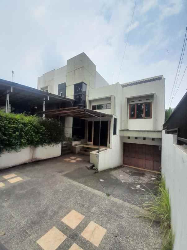 dijual rumah jl kolonel masturi