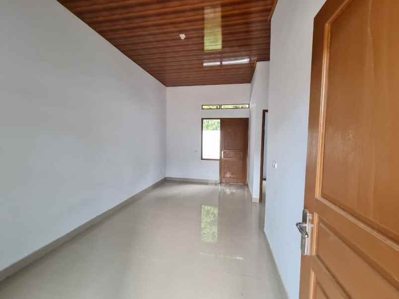 dijual rumah jl mt haryono