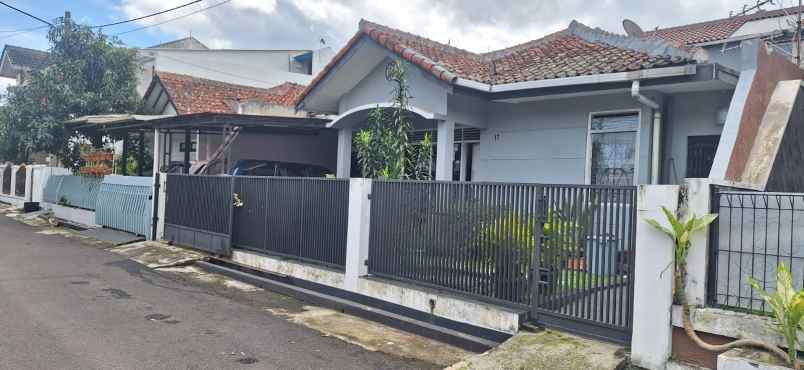 dijual rumah jl olahraga arcamanik