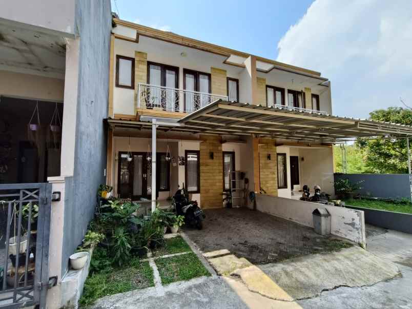 dijual rumah jl permana kel citeureup