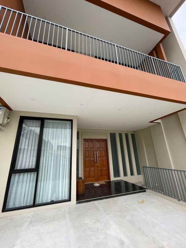 dijual rumah jl pulomas kayu putih