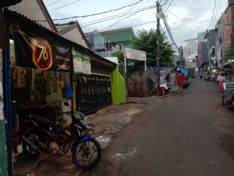 dijual rumah jl raya sawo