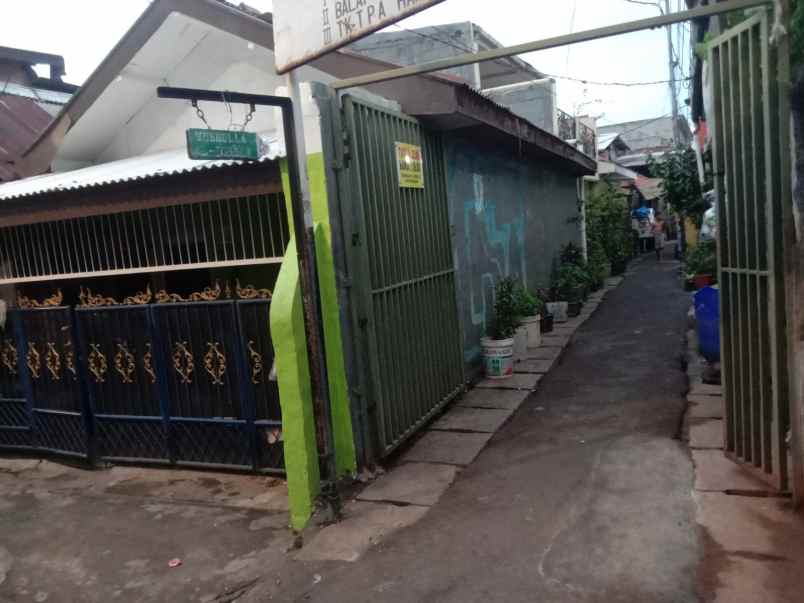 dijual rumah jl raya sawo