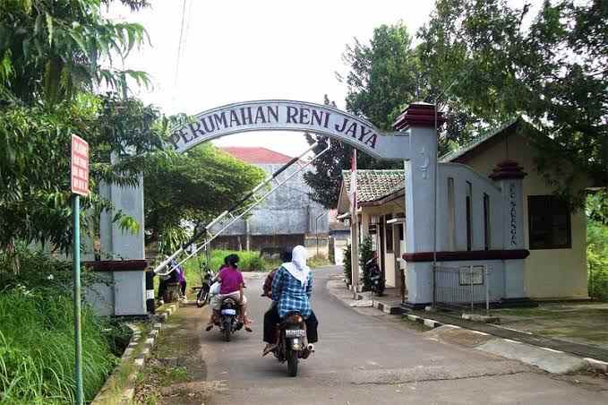 dijual rumah jl reni jaya utara 6 blok