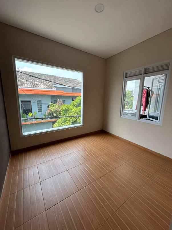 dijual rumah jl riung bandung