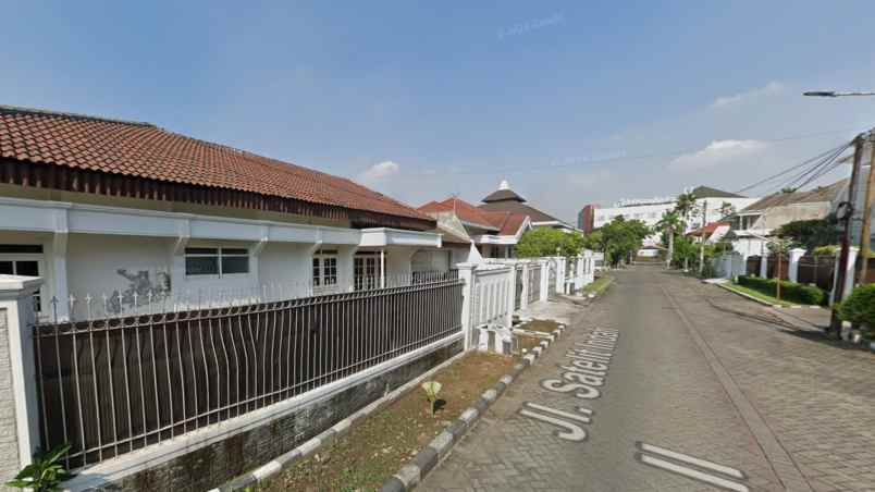 dijual rumah jl satelit indah