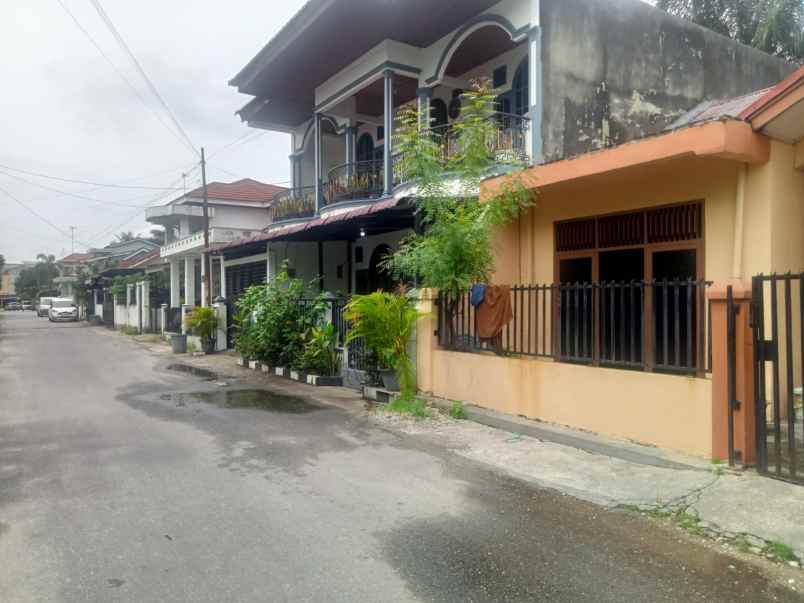 dijual rumah jl soebrantas