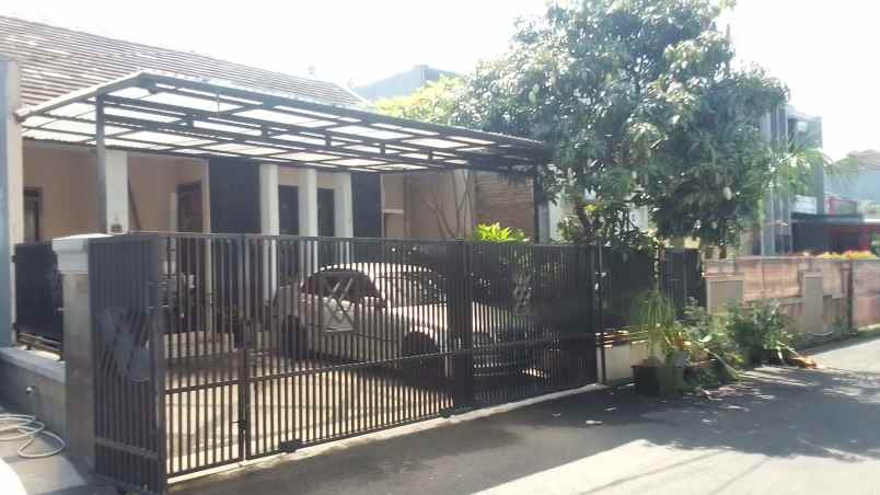 dijual rumah jl sulaksana makmur timur