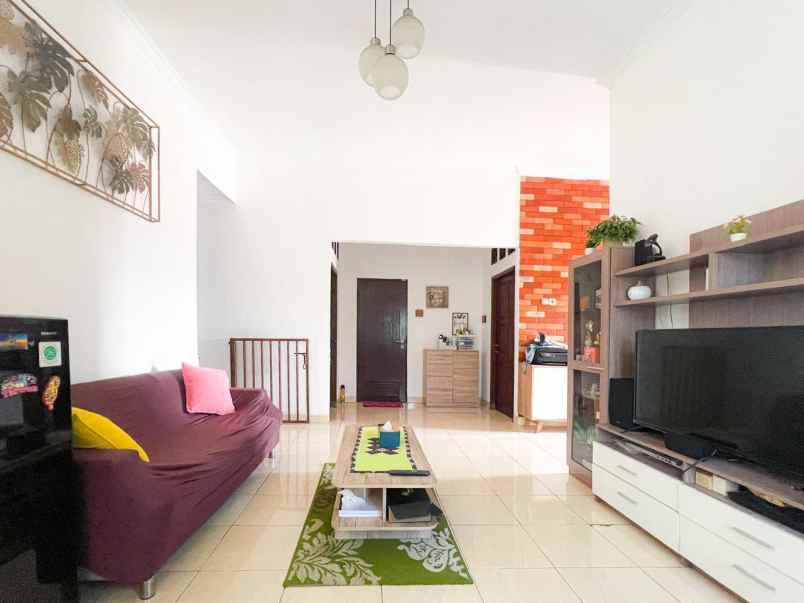 dijual rumah jl tanjung barat jakarta