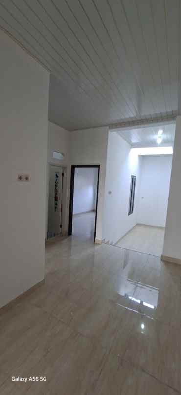 dijual rumah jl telaga mas