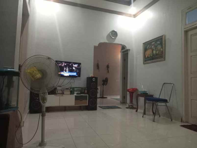 dijual rumah jl unggas