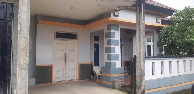 dijual rumah jl unggas