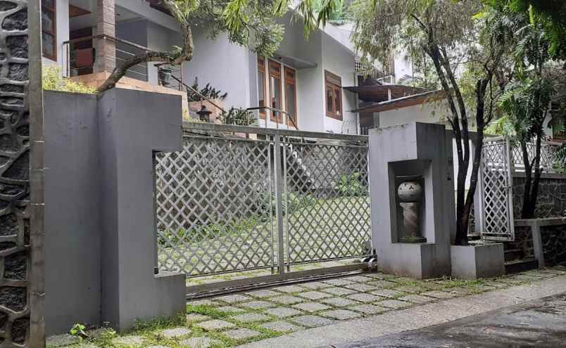 dijual rumah jl villa tidar indah
