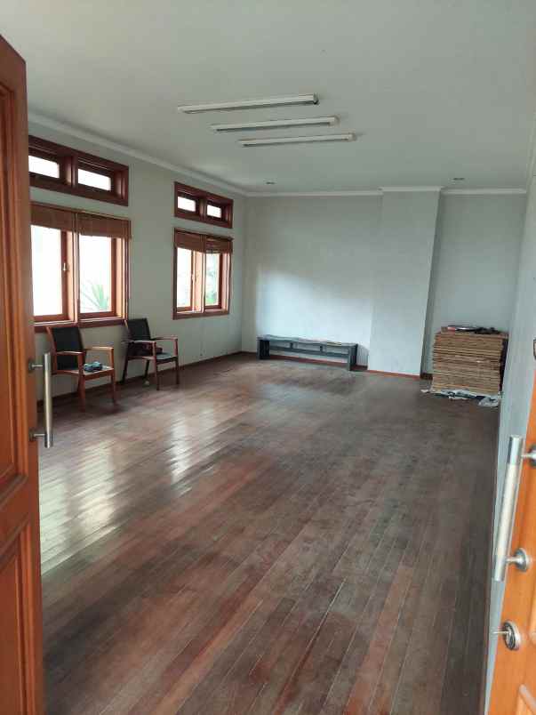 dijual rumah jl villa tidar indah