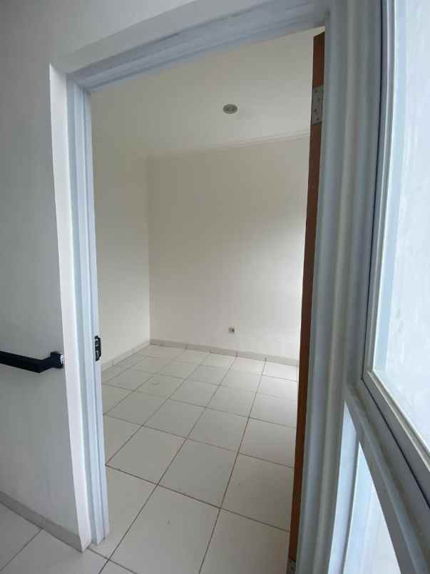 dijual rumah jl wangunsari cijengkol