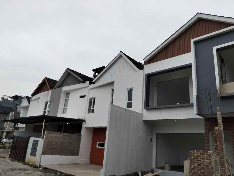 dijual rumah jl wangunsari cijengkol