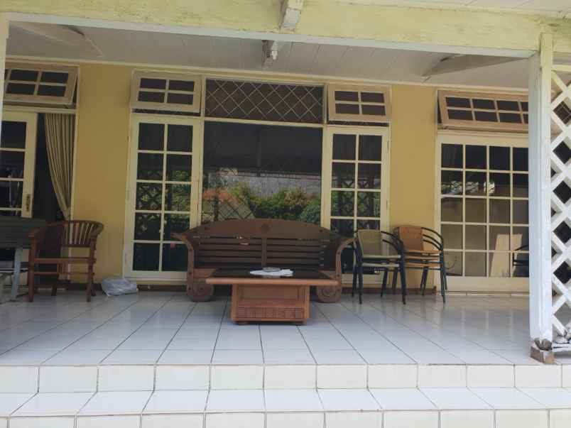 dijual rumah jln intan