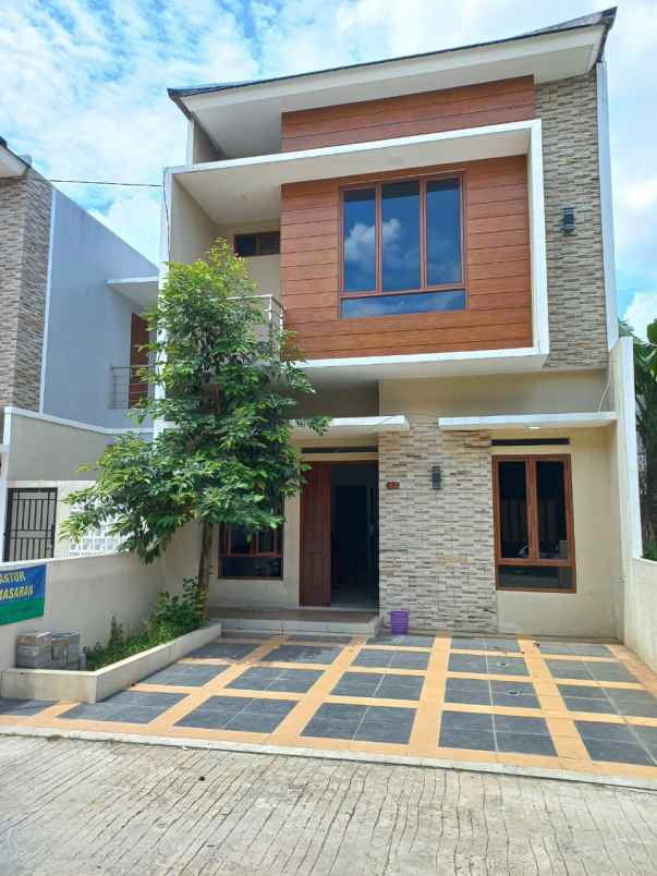 dijual rumah kalimulya gdc area