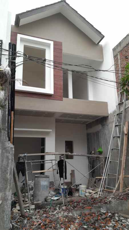 dijual rumah karang asem