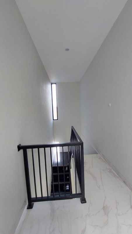 dijual rumah karang asem