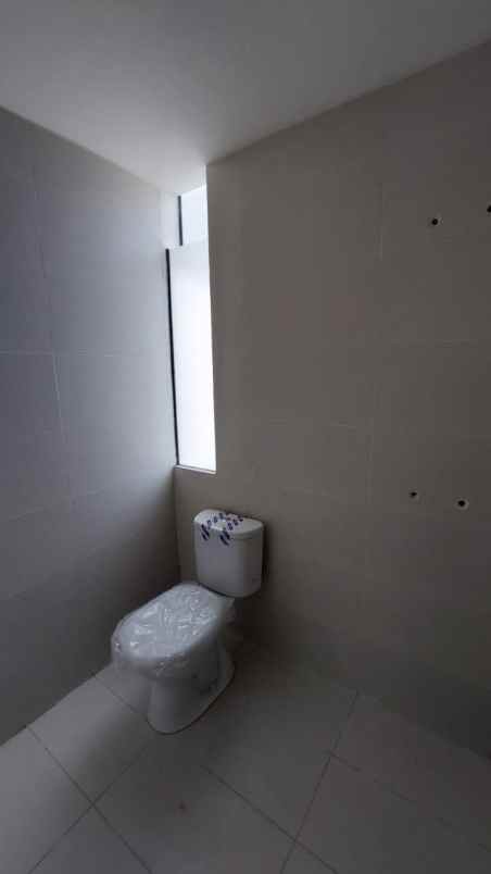 dijual rumah karang asem