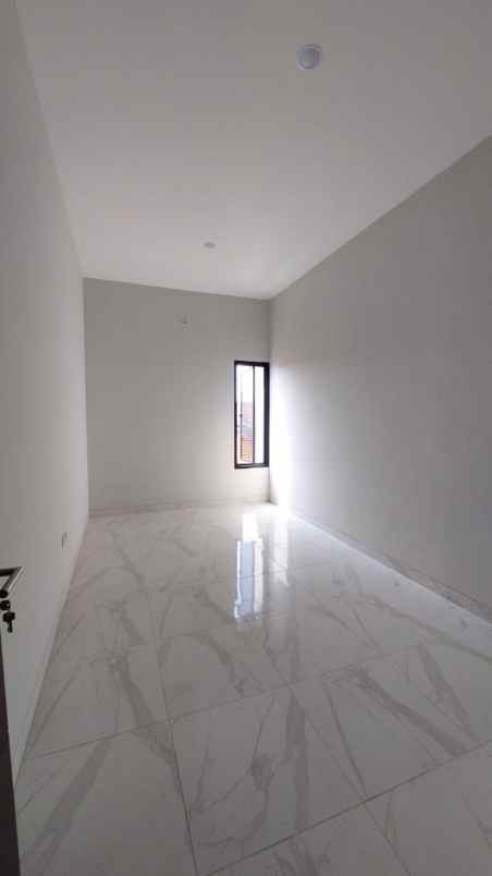 dijual rumah karang asem