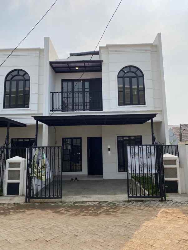 dijual rumah karang tengah jakbar tgr