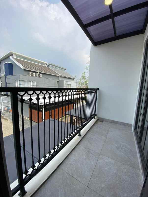 dijual rumah karang tengah jakbar tgr