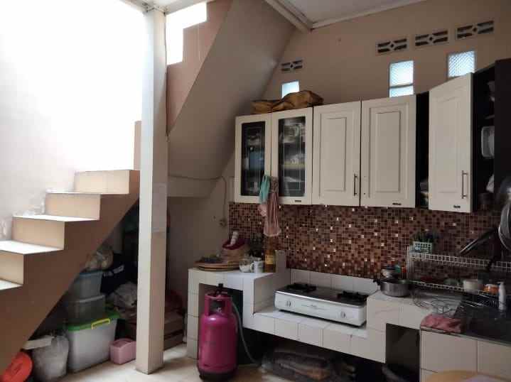 dijual rumah kawaluyaan indah