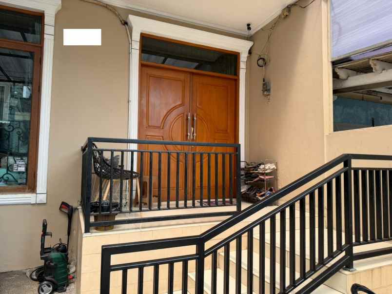 dijual rumah kelapa cengkir kelapa gading