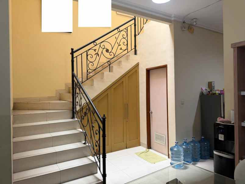 dijual rumah kelapa cengkir kelapa gading