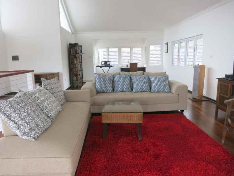 dijual rumah kemang timur bangka