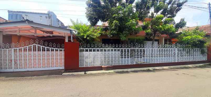 dijual rumah kembar timur