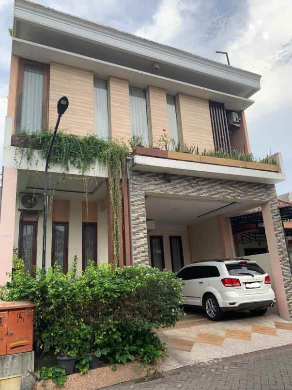 dijual rumah ketintang