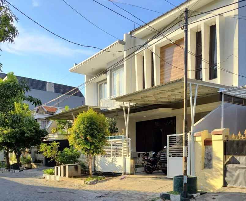 dijual rumah ketintang madya