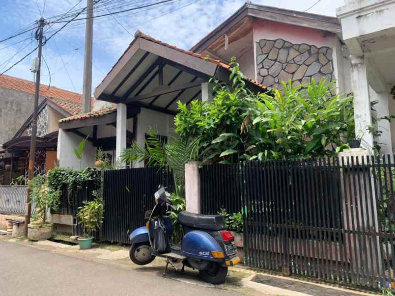 dijual rumah komp leuwigajah