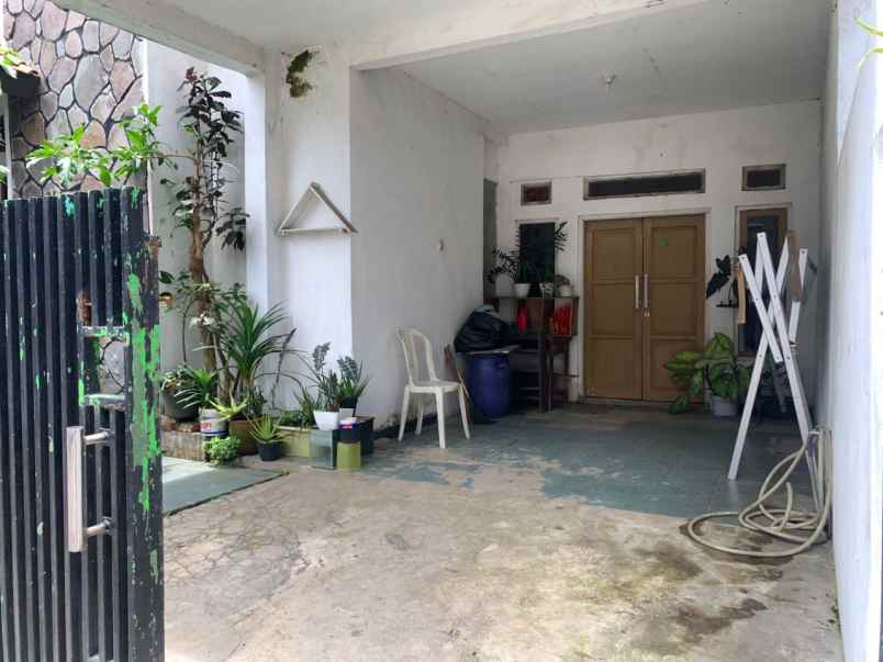 dijual rumah komp leuwigajah