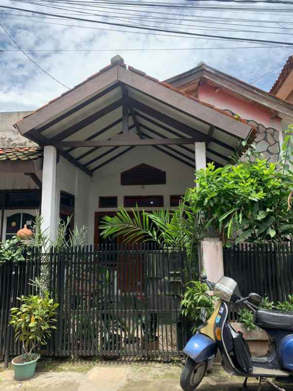 dijual rumah komp leuwigajah