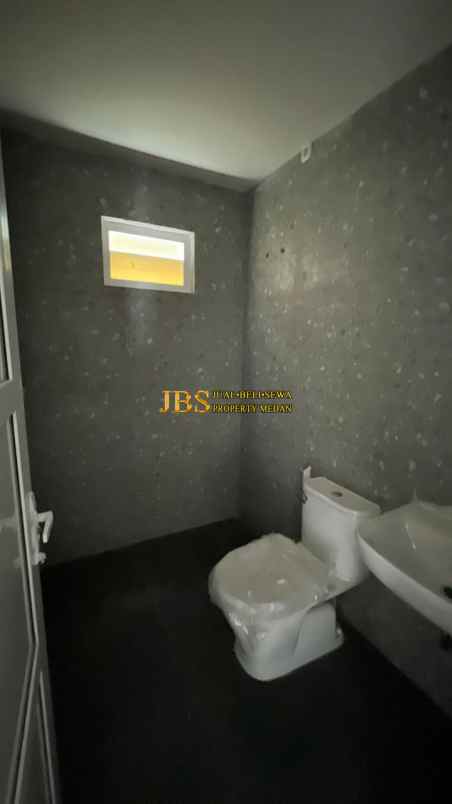 dijual rumah komplek aston villa jalan