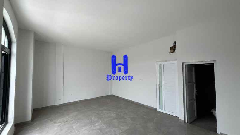 dijual rumah komplek aston villa jalan