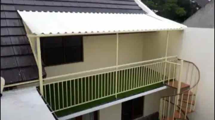 dijual rumah komplek awani residence