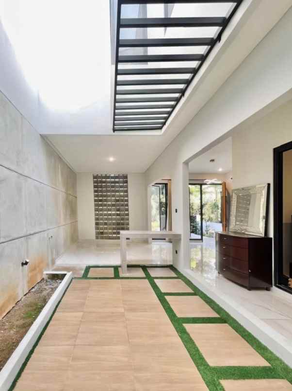 dijual rumah komplek bali view cirendeu