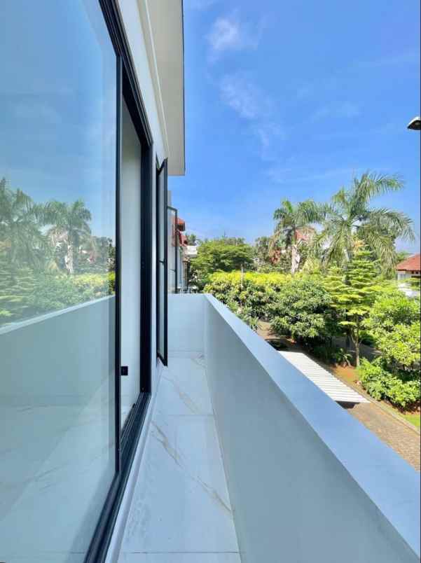 dijual rumah komplek bali view cirendeu