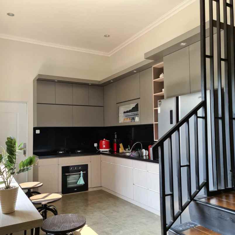 dijual rumah komplek binamarga kranji