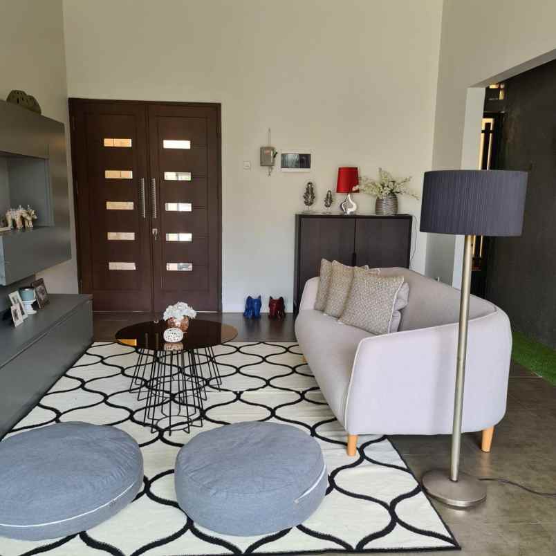 dijual rumah komplek binamarga kranji