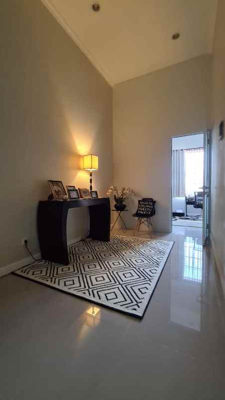 dijual rumah komplek binamarga kranji