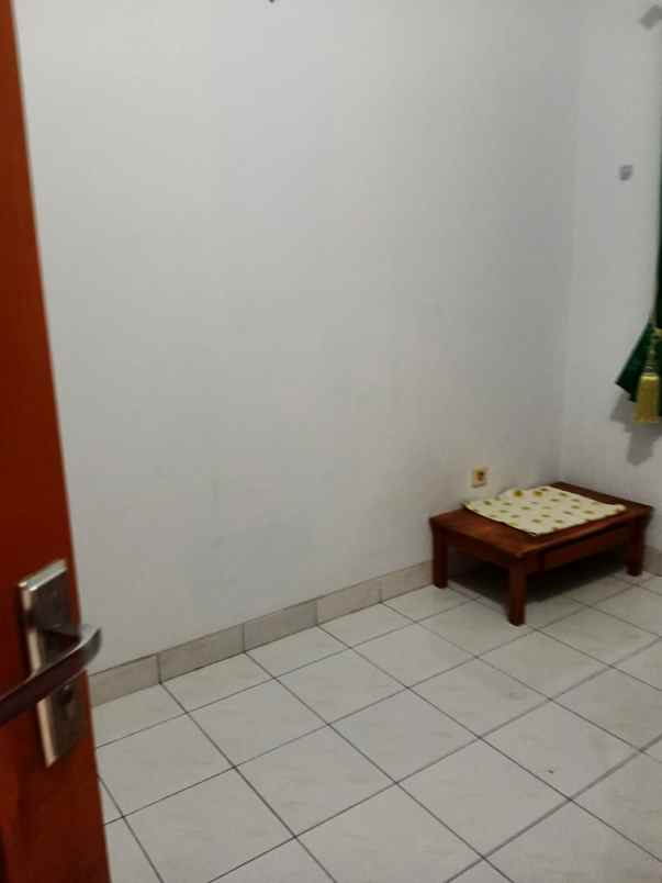 dijual rumah komplek elit setra dago