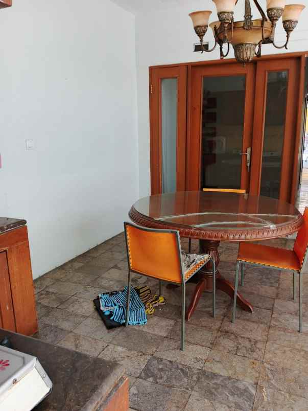 dijual rumah komplek elit setra dago