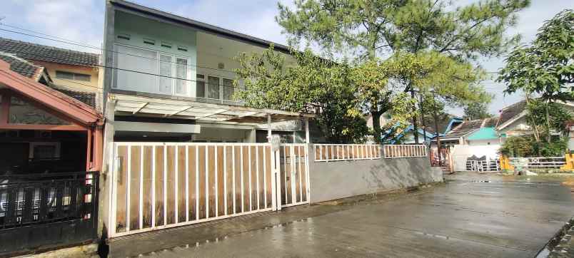 dijual rumah komplek gbi blok a2 no 18
