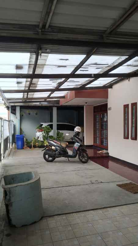 dijual rumah komplek pln ciseureuh